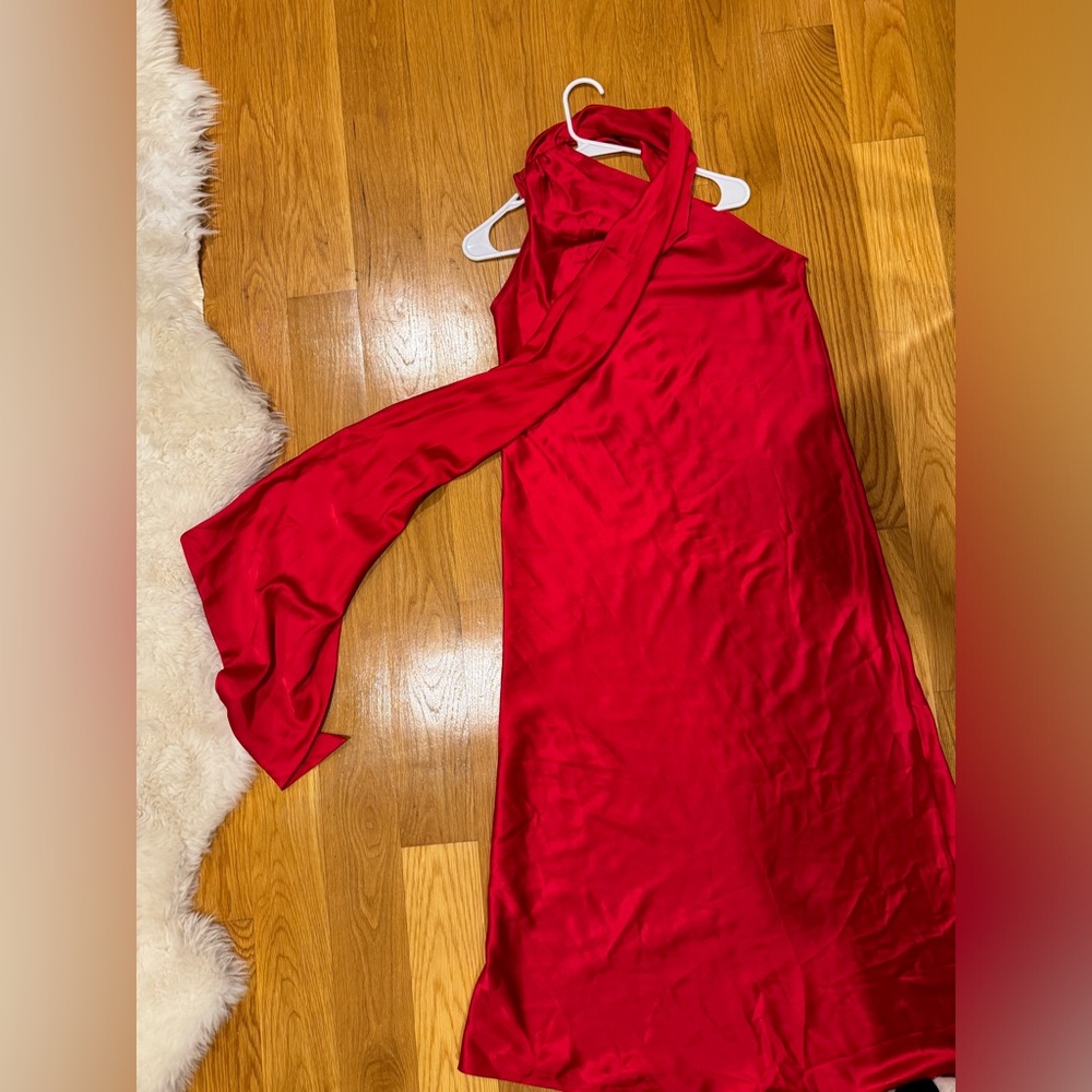 Red One Shoulder Scarf Satin Midi Dress - Picture 7 of 7